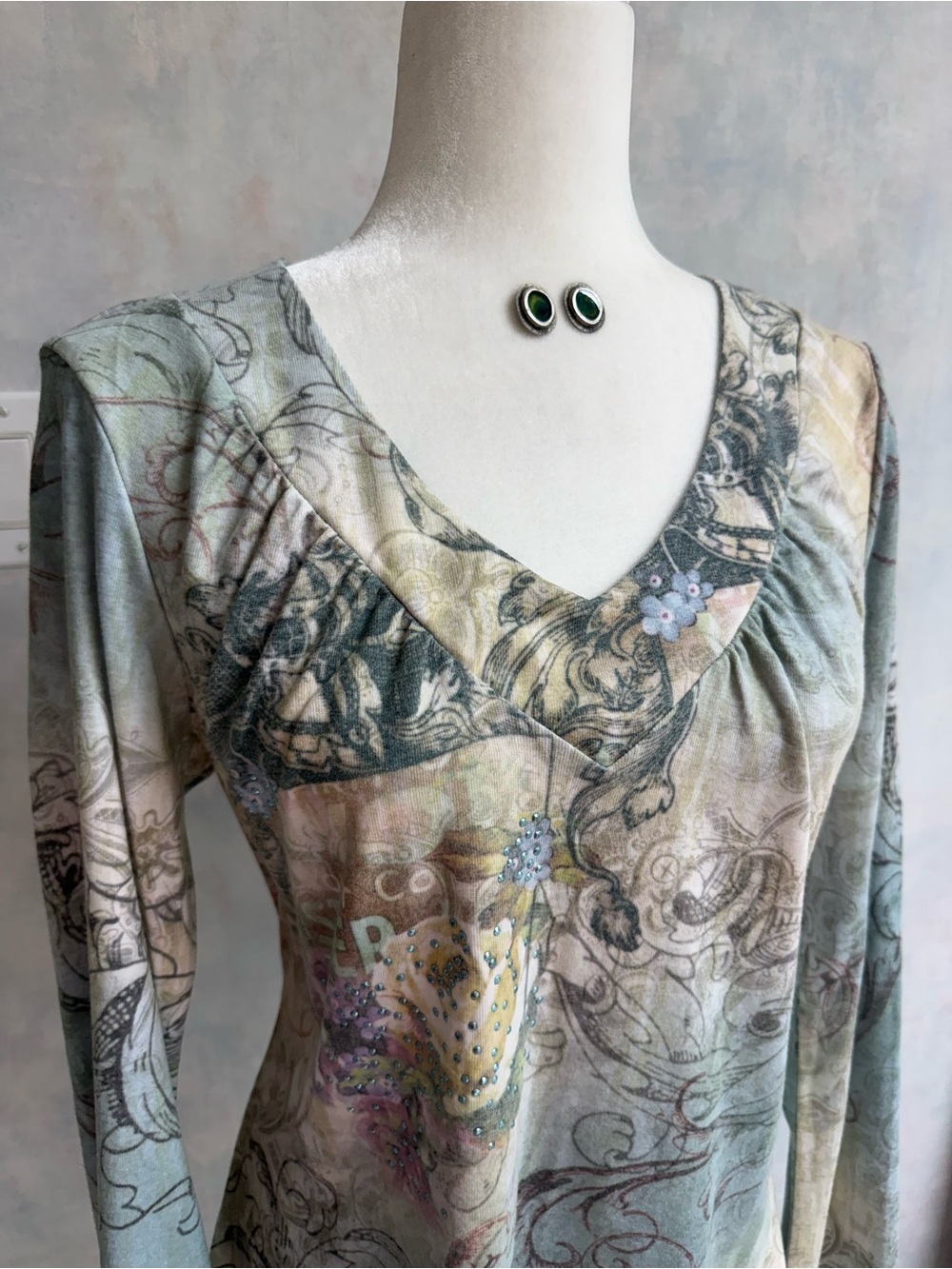 Kohl’s Blue Stud Bling V-Neck Long Sleeve Tee - Beautiful Pattern in Teal